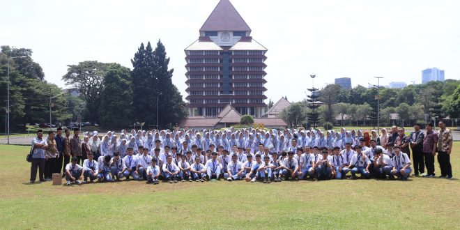 Menjelajahi Dunia Akademik dan Budaya, Siswa Kelas XI SMA Islam Almaarif Singosari Kunjungi UI, Museum Indonesia, dan Alam Bandung